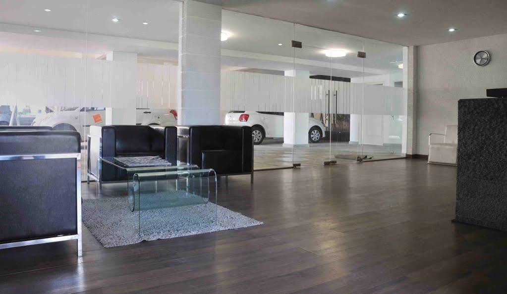 Hotel At Home Suites , Gachibowli, Hyderabad Bagian luar foto